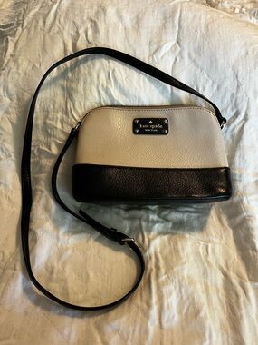 Kate Spade Cream and Black Pebbled Leather Crossbody